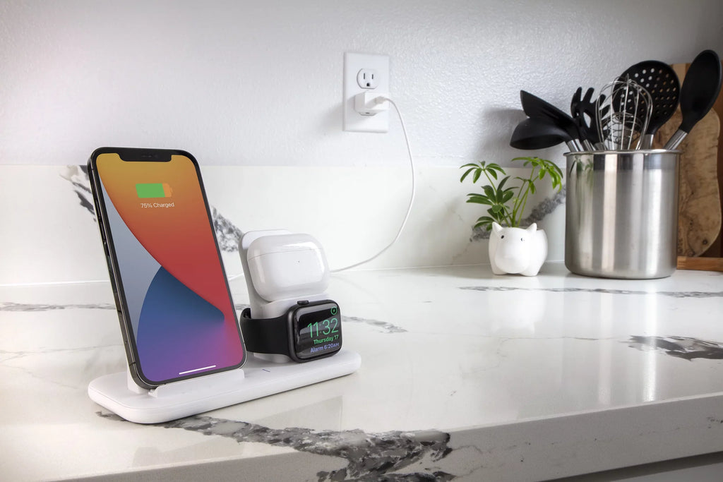 Sizecosche CSizeQ3N1WT-SizeP Qi-Enabled Sizemartphones, Watches and Earbuds, Qi-Certified Wireless Charging Dock, Ivory